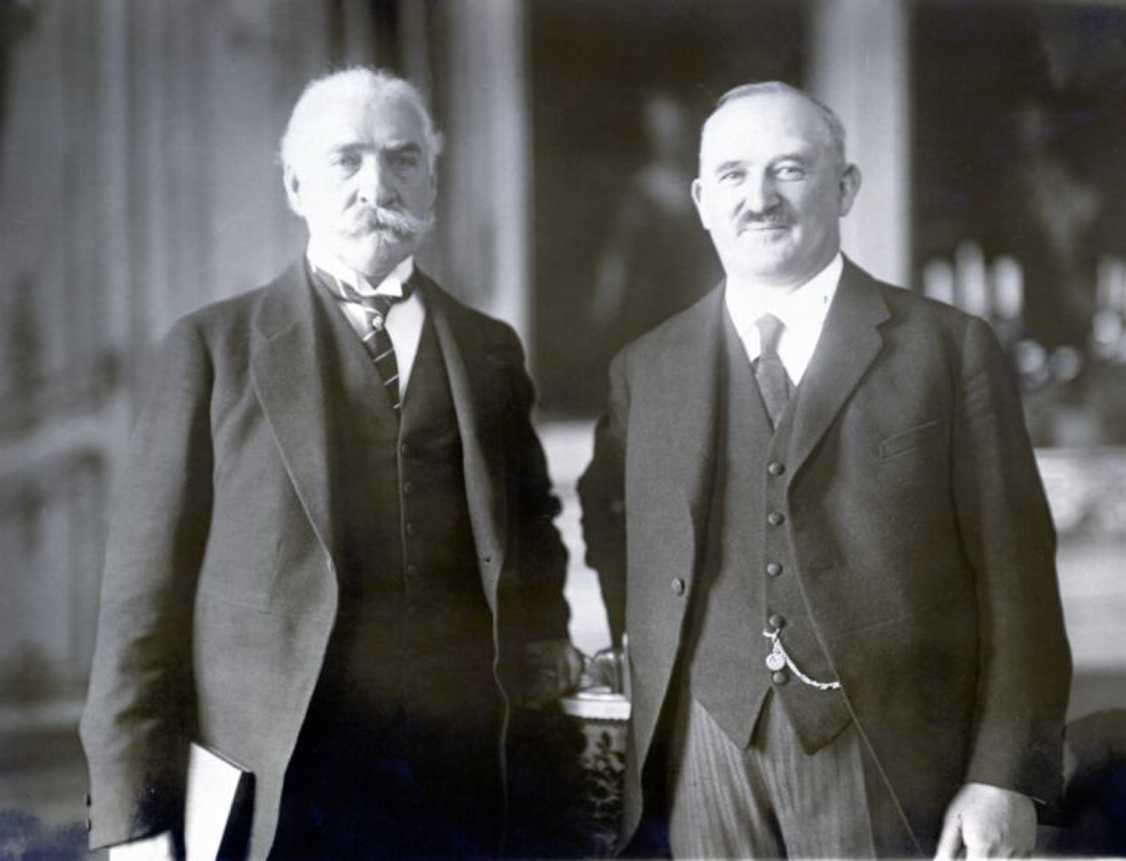 F. Tomášek a V. Donát (1924)
