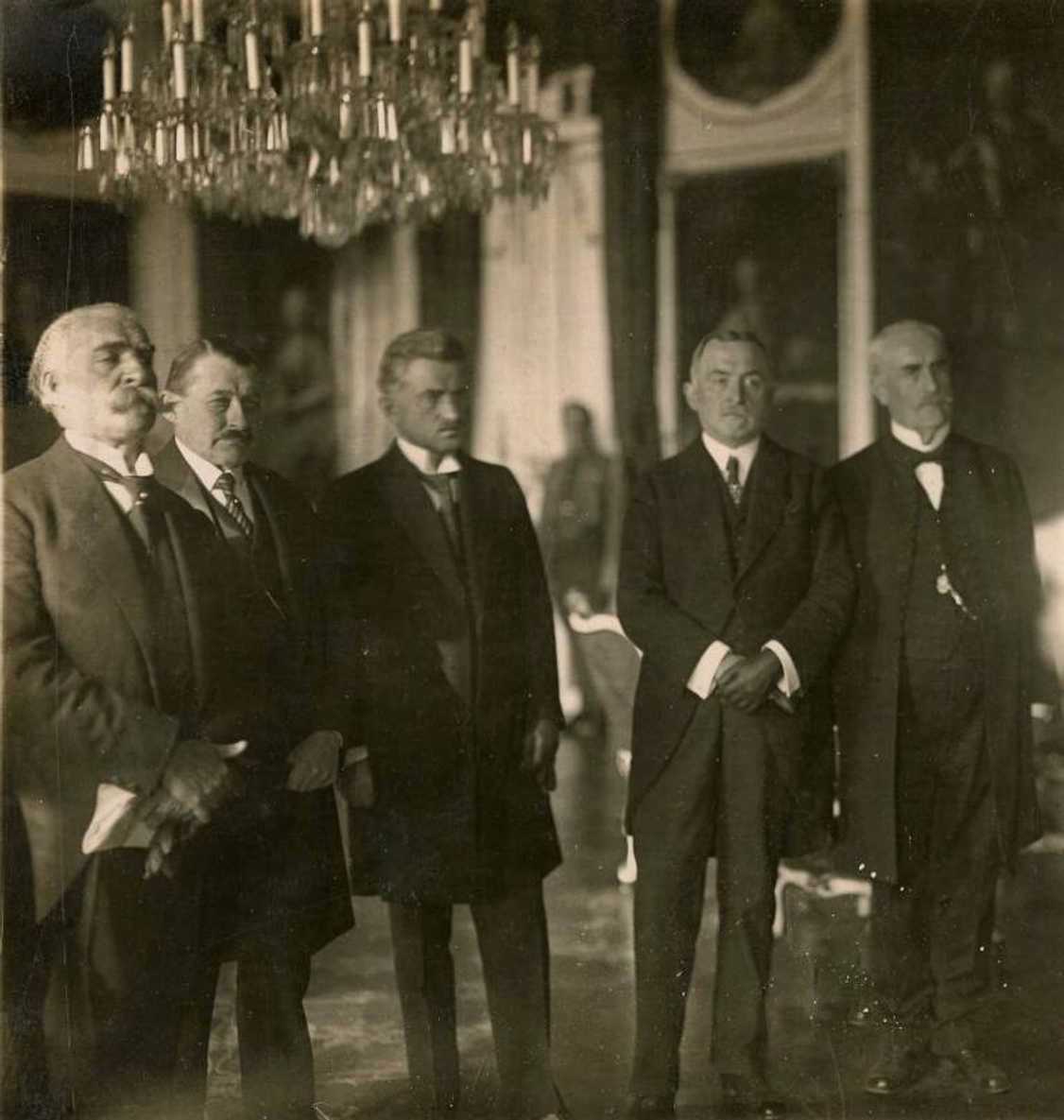 Vedení poslanecké sněmovny a senátu u prezidenta Masaryka na Pražském Hradě (1921)
