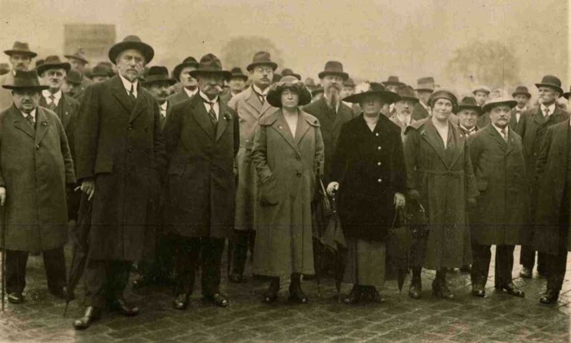 Poslanci a senátoři československé sociální demokracie
na jejím sjezdu 10. ledna 1922.
