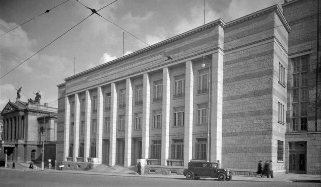 Nové sídlo Prozatímního Národního shromáždění (1946)

