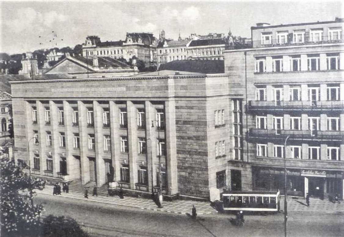 Pohled na pražskou burzu, pozdější sídlo Prozatímního národního shromáždění (30.-40. léta 20. století).
